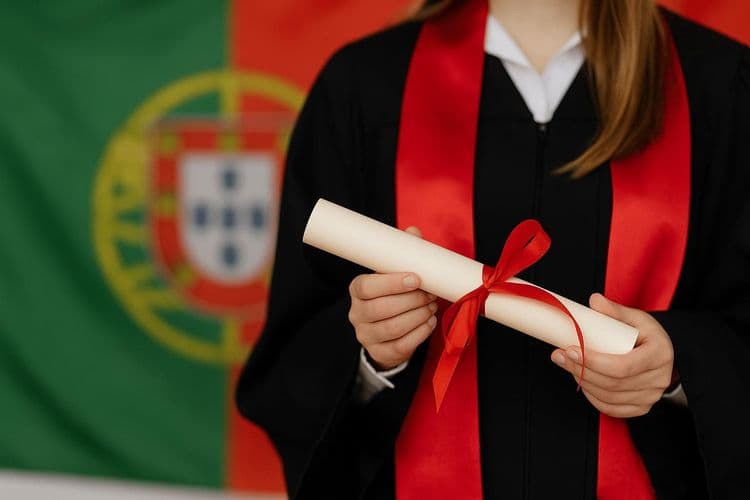 Equivalência de Grau Superior e Ensino Secundário